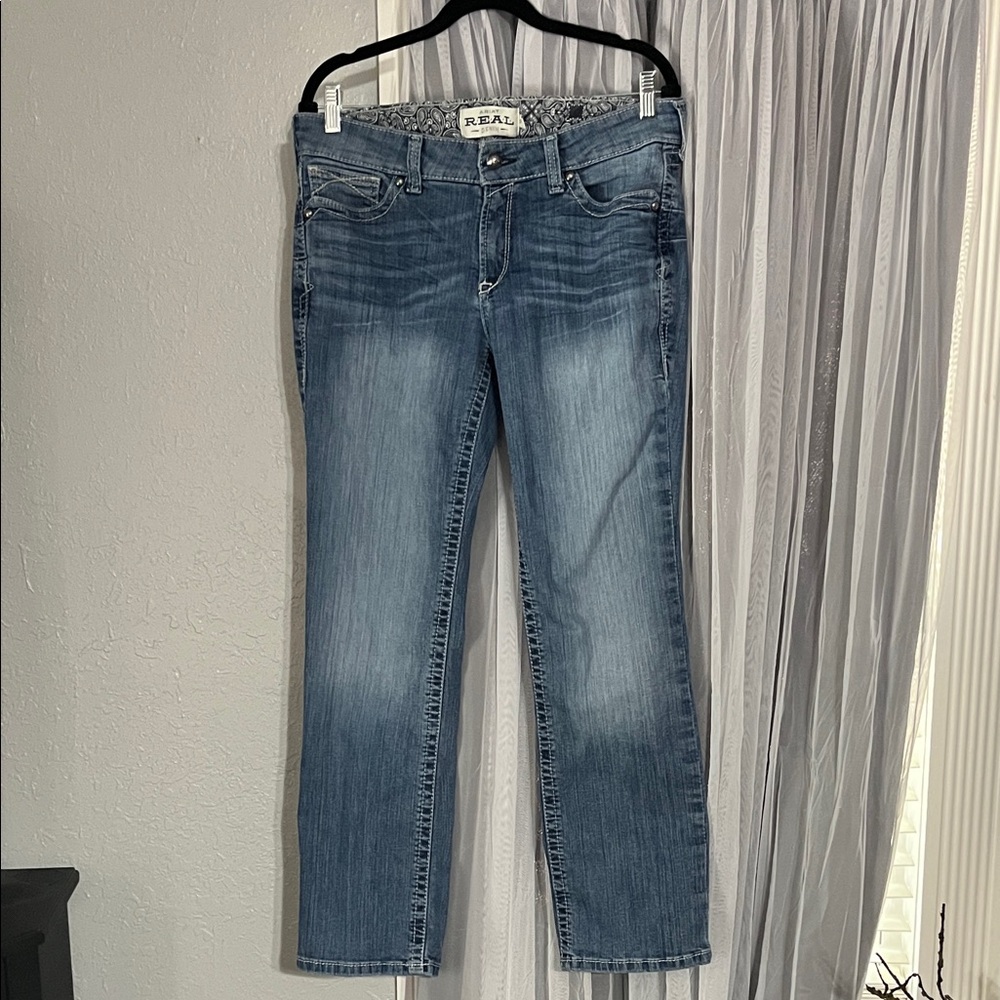 Ariat Women's Straight Leg Jeans in Faded Blue Wash
